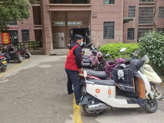 以“红”心暖民心—“红色小管家”打造有温度的幸福小区 (2)