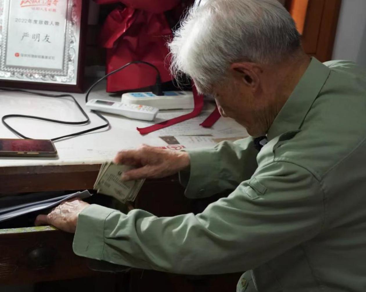 88e5b74b074ef8d68d6e4924d4a03f7