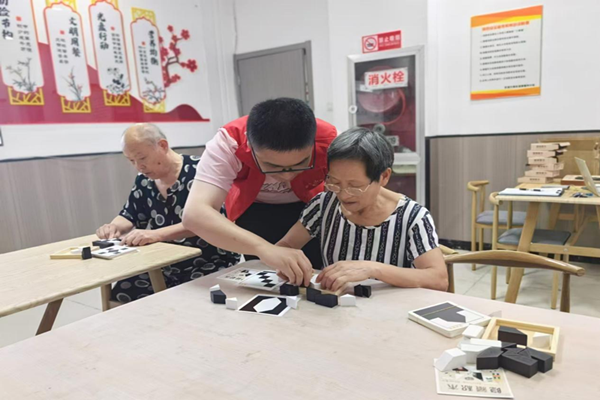 王玉玲9.12图片2_副本.png