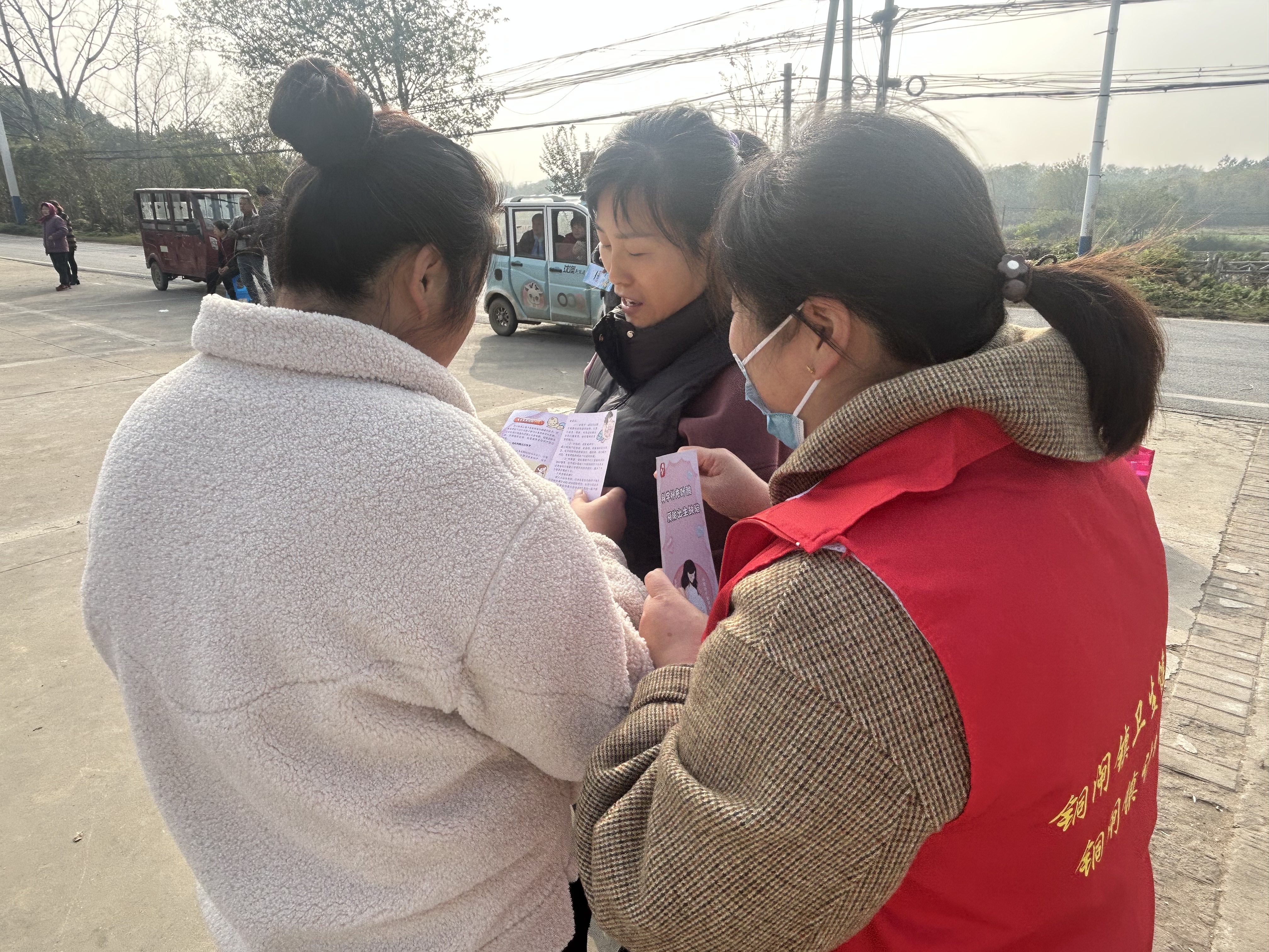 20241125 铜闸镇：宣传优生优育政策 促进人口发展（1）.jpg
