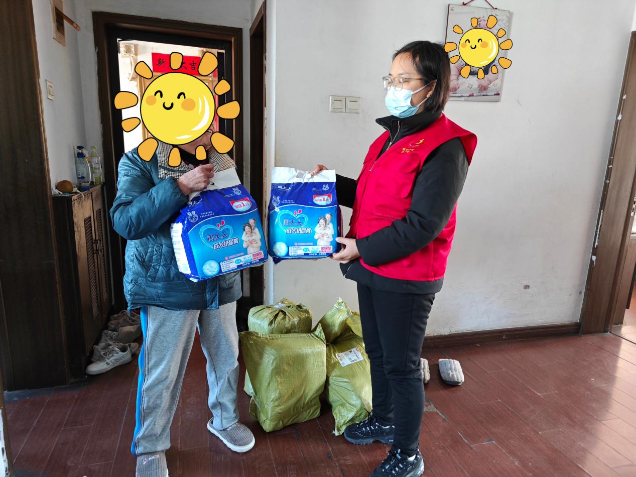 图三：入户送护理用品