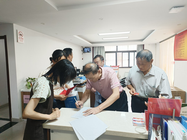 领取八一慰问品图片2
