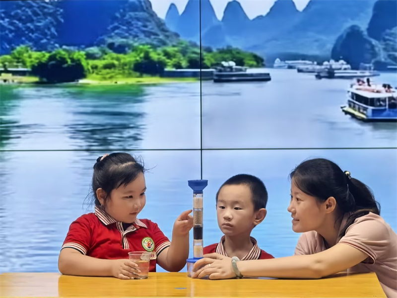 C:\Users\Administrator\Desktop\【舒馨园·开学典礼】童心护绿 共建美好家园\【舒馨园·2025年秋季开学典礼】童心护绿 共建美好家园\照片\图32.png