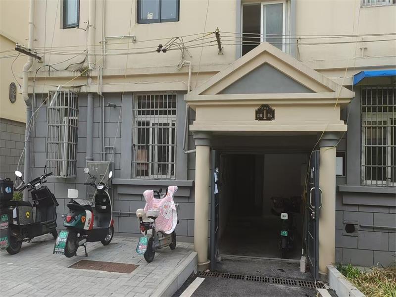 图为巡查中发现飞线充电