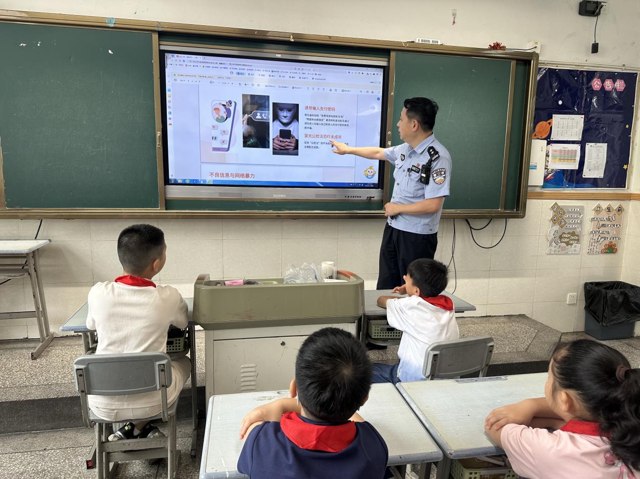 9d2a900eeed0a35f6f70f852b82daec