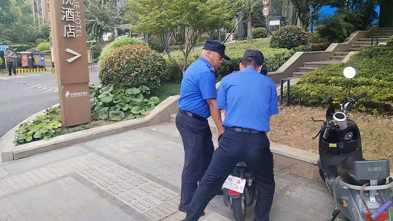 a63ccb84c65dd297fe43266100d57c59