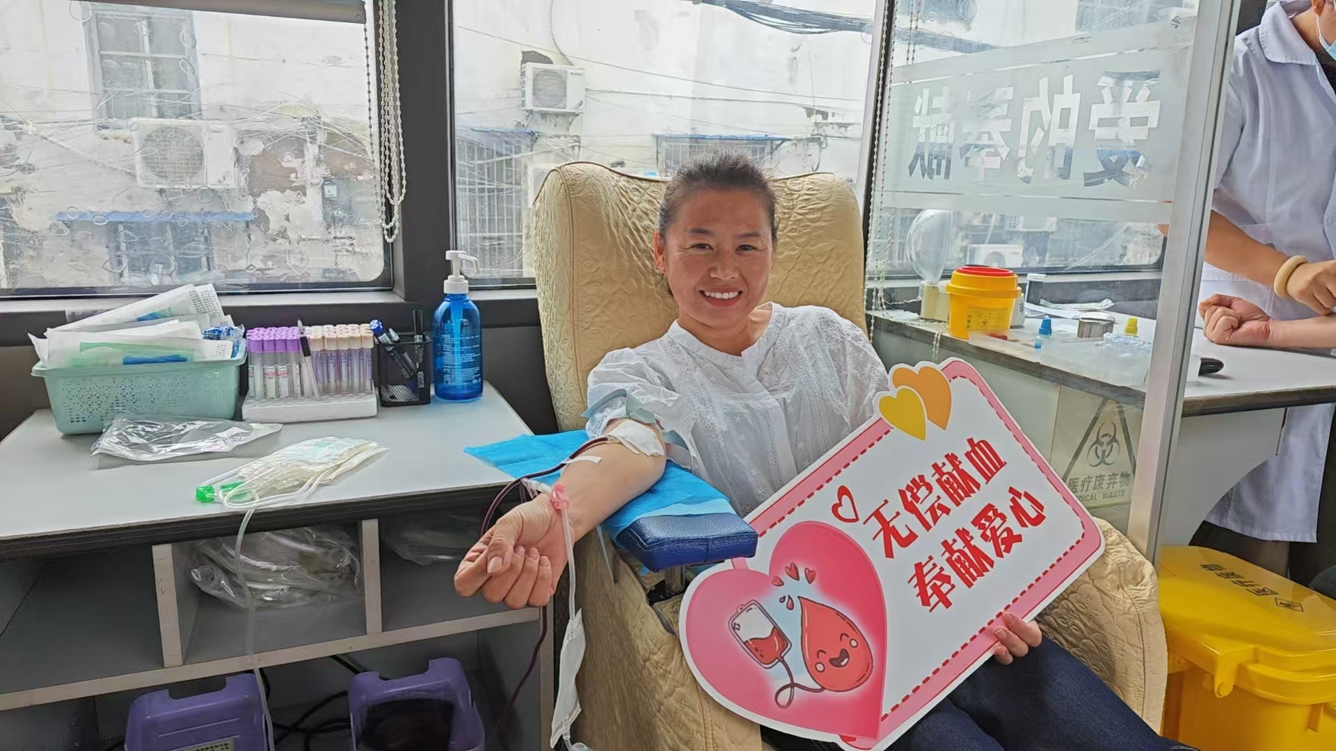 14d1f67bd41b009aa2bf874b9e510ee9