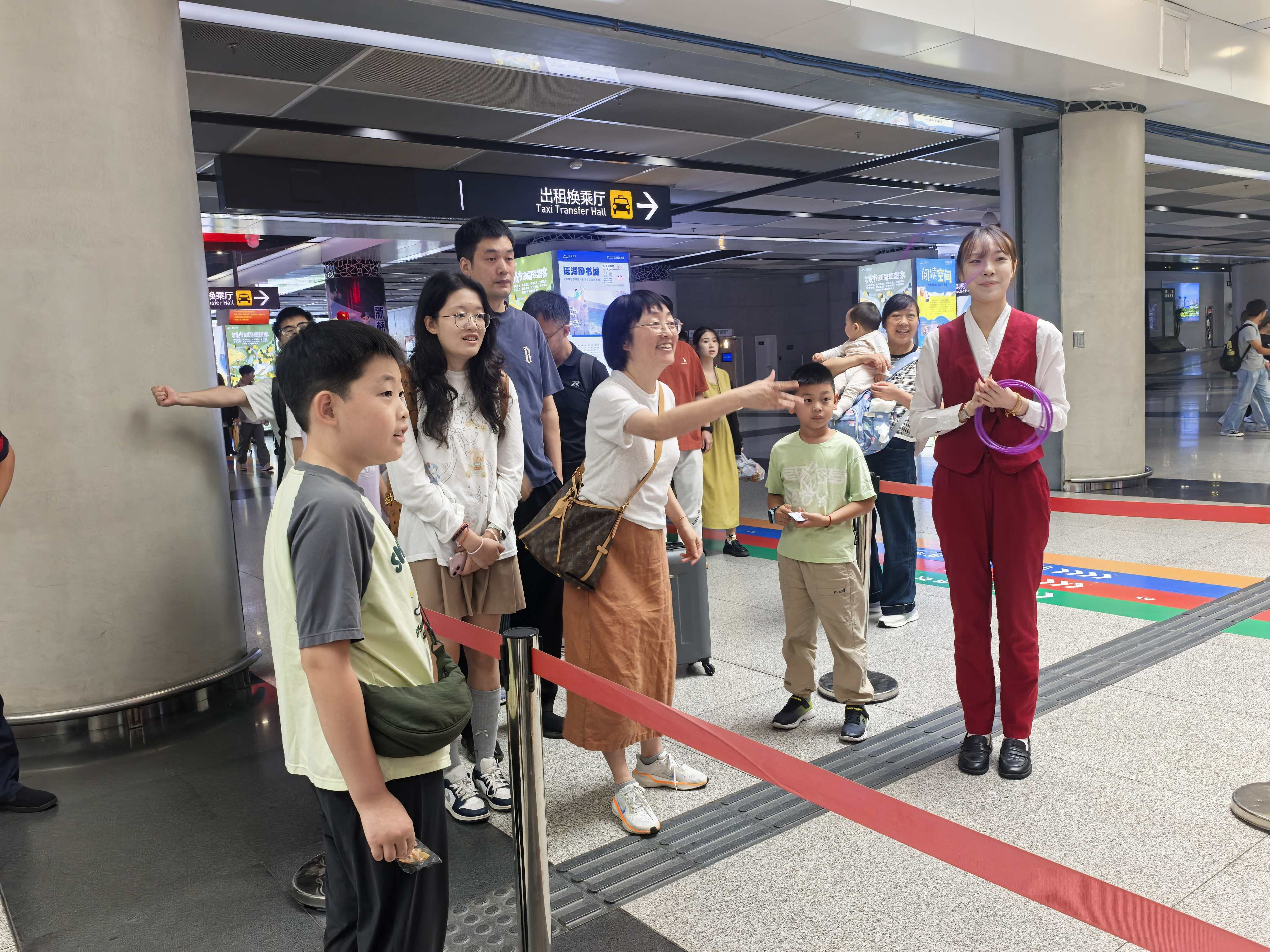 C:/Users/火车站/Desktop/中秋旅途添童趣，温暖返乡团圆路/97847fbb29e4d7df3463975613646123.jpg97847fbb29e4d7df3463975613646123