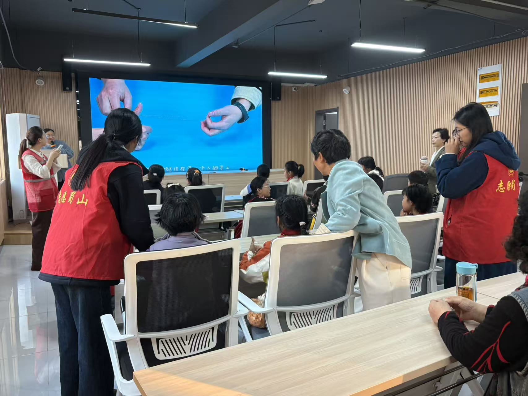 fb73a71b54f2063c2e477fa709b3872b