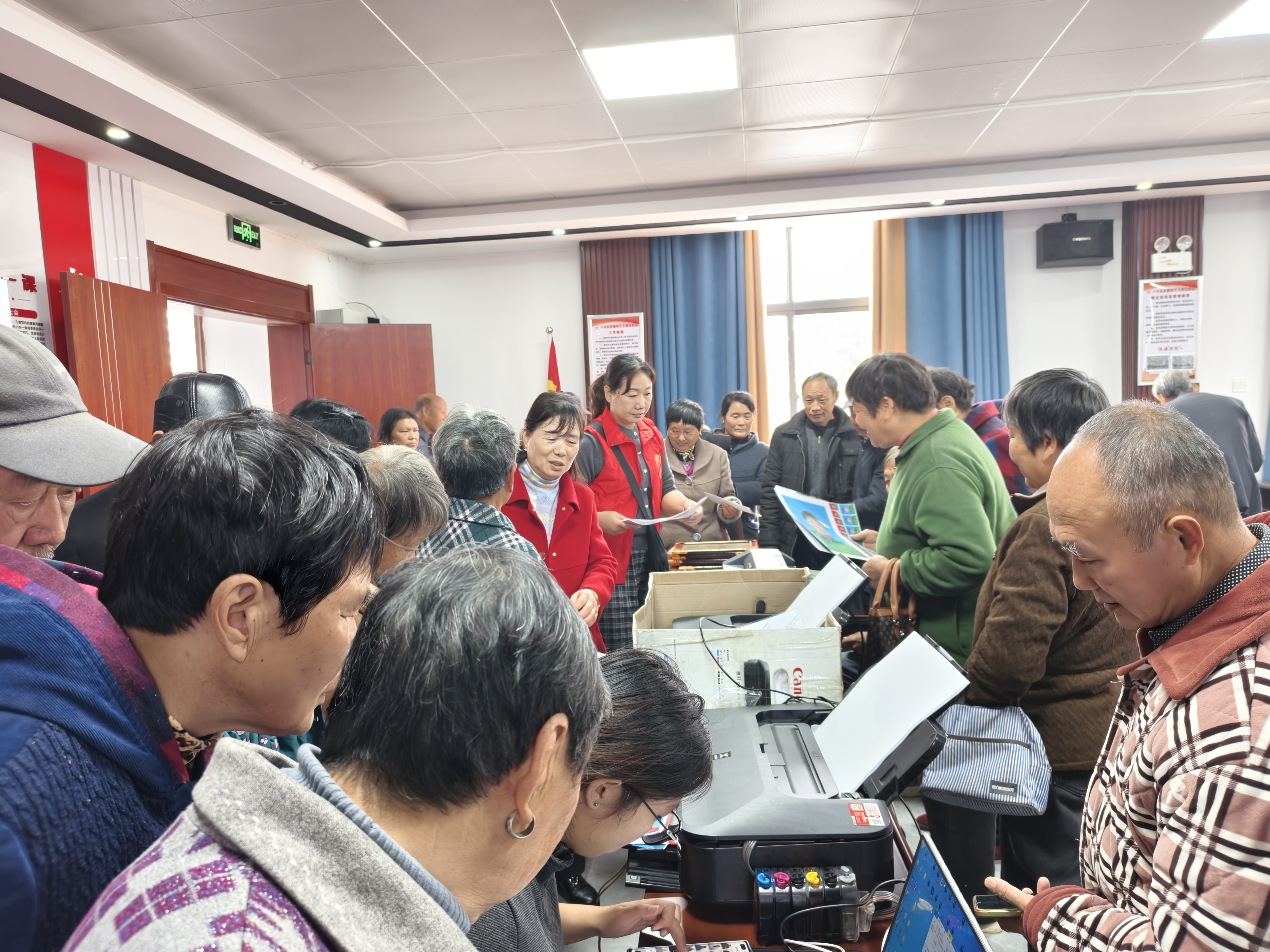 8e78e1ed1022912478a4c8a45bc6196a