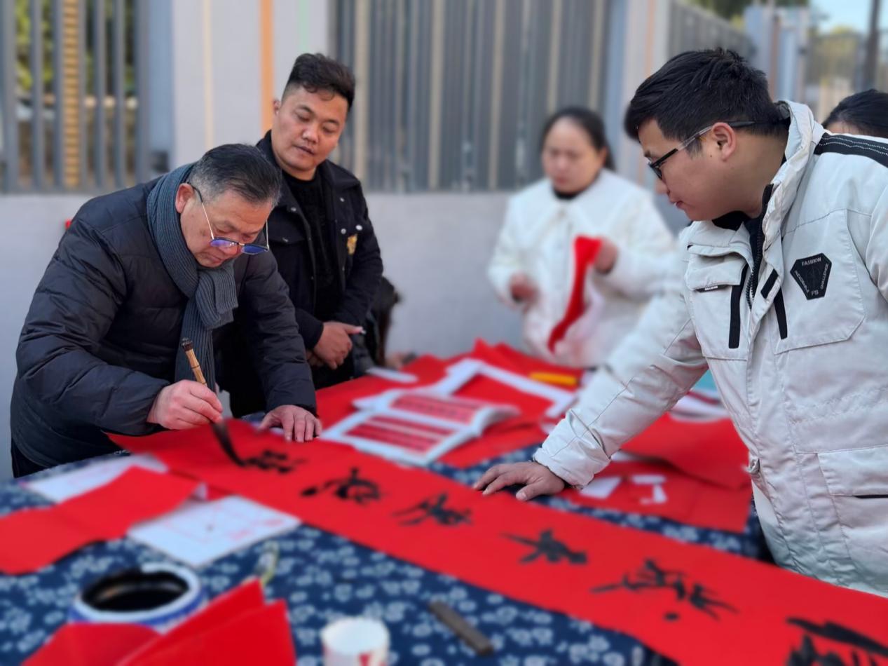 C:/Users/lenovo/Desktop/MEITU_20251226_152506820.jpgMEITU_20251226_152506820