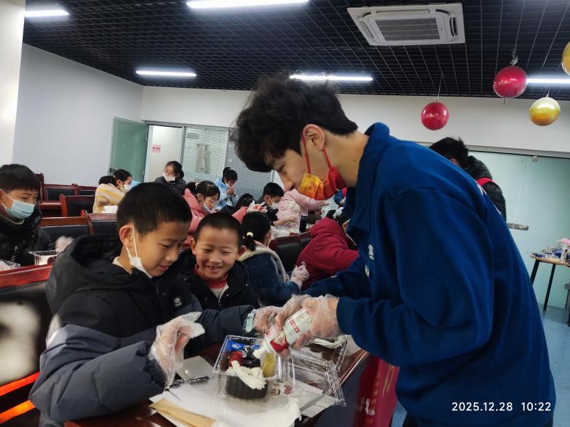 0eb999067370e5e57a81909aed9b2f27