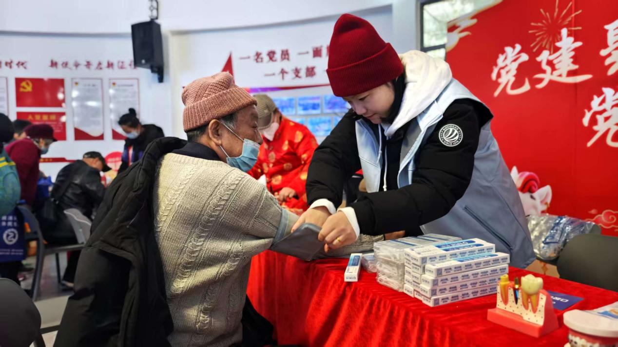 ef4216f78e91d4bdfc551765cacc15c