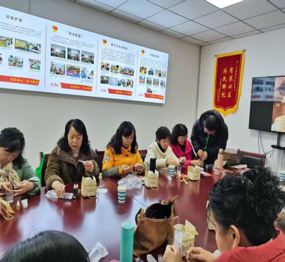 ae52558712ceeb8c65f18b3f5dc9d793