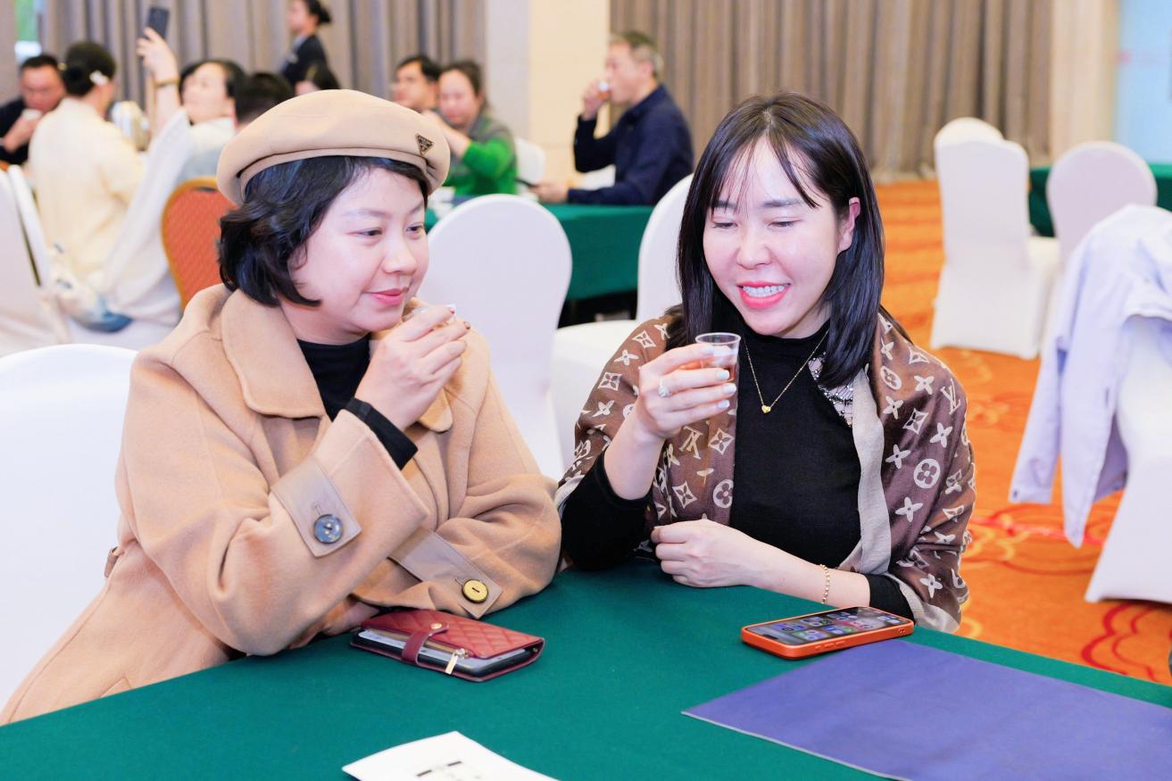 P1097067-opq4301762963