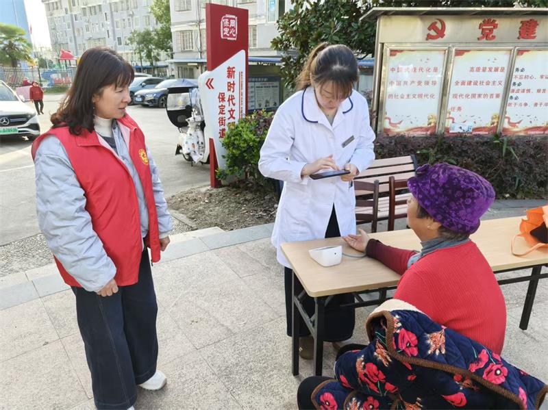 联合卫生院测量血压
