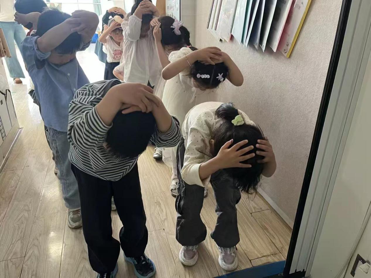 防震减灾活动照片10