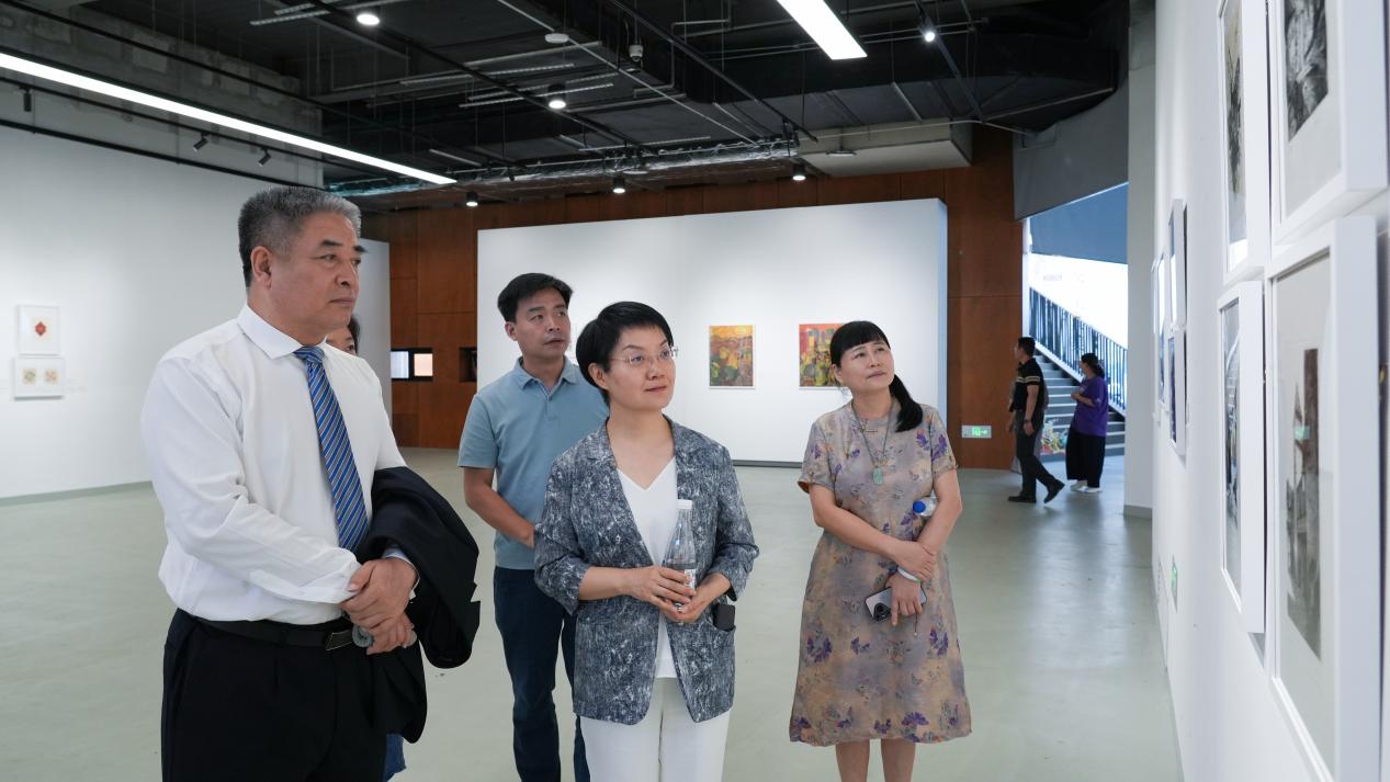 省文联韩军书记观展