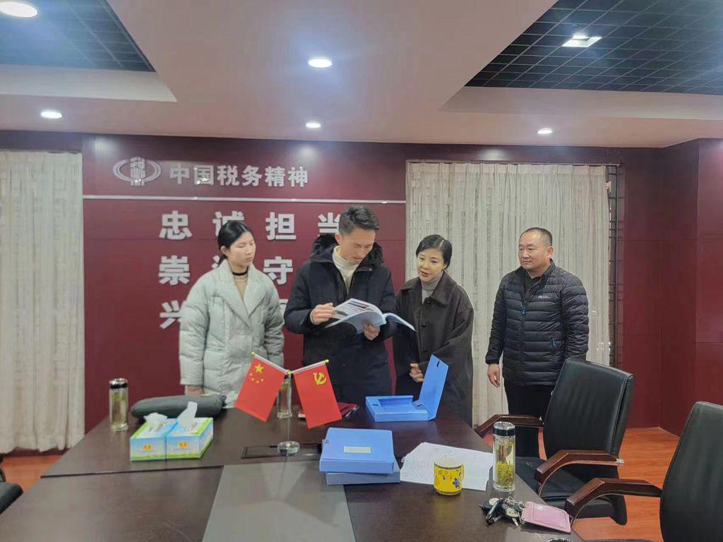 阜阳市总工会赴颍东开展星级工会实地复核1