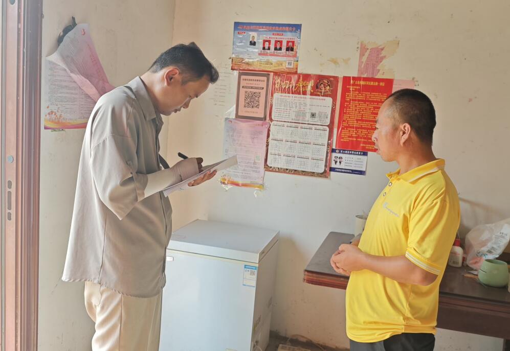 凤阳县红心镇：“雨露计划”暖人心 教育帮扶促振兴.jpg