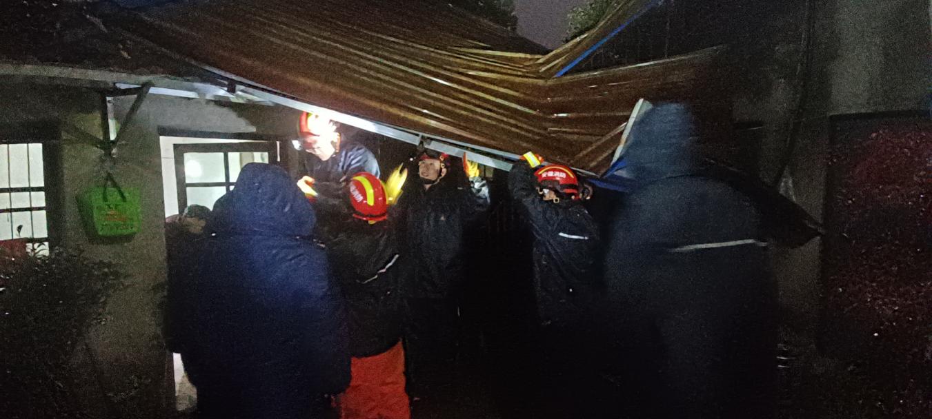 明光街道中心路社区：党建引领聚合力 闻“风”而动保民安4
