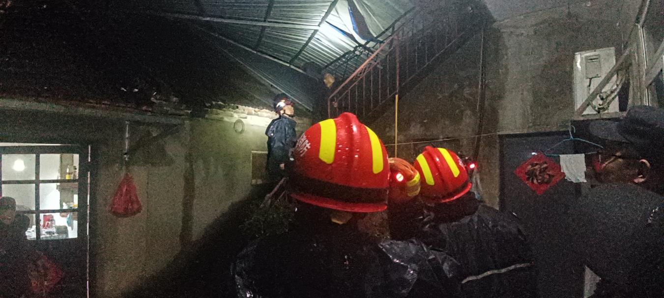 明光街道中心路社区：党建引领聚合力 闻“风”而动保民安3