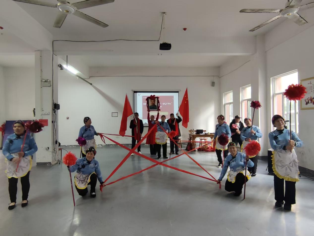 单位：徐楼社区新时代文明实践站 活动时间：2025年10月29日 活动主题：丰富活跃文化生活;活动内容：徐楼社区“九九重阳节·情暖夕阳红”主题活动 (4)