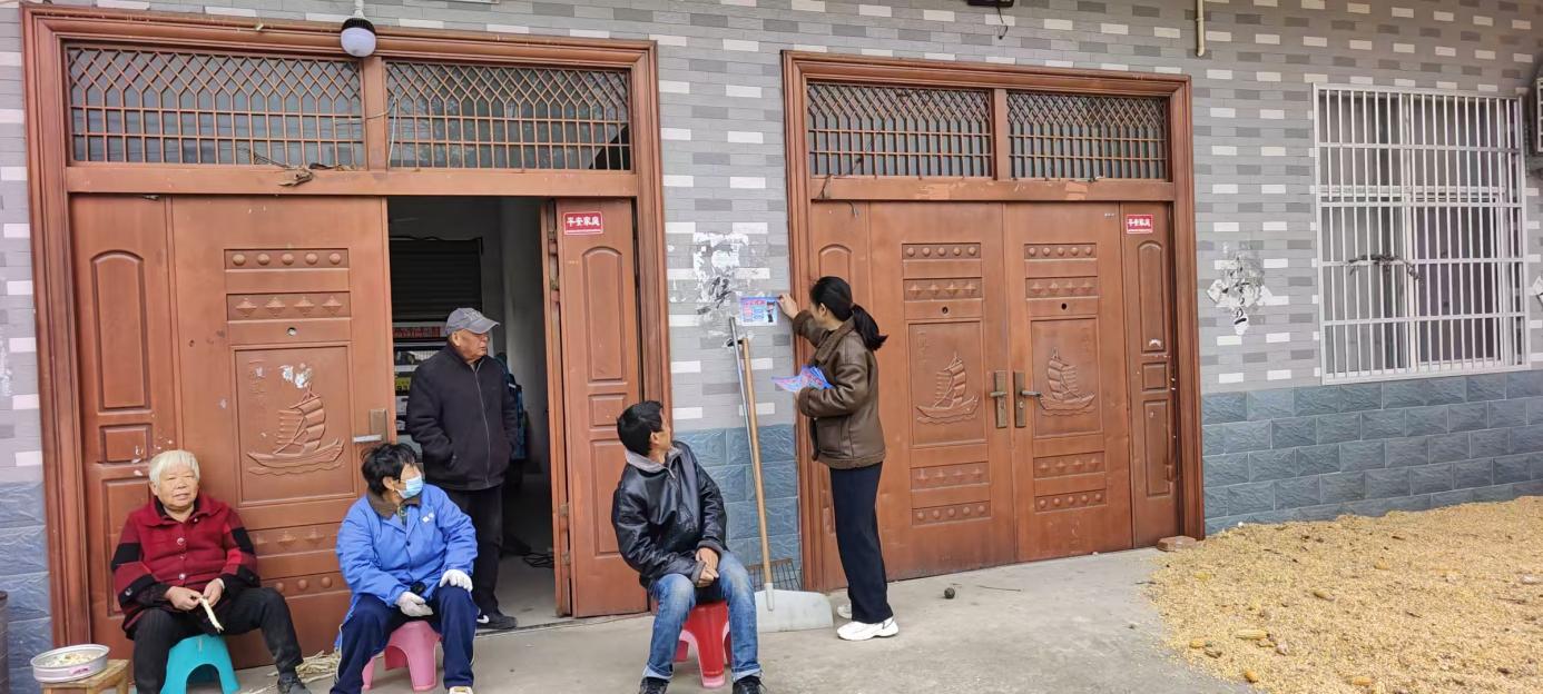 2025.10.21张蔡村电信诈骗宣传 (2)