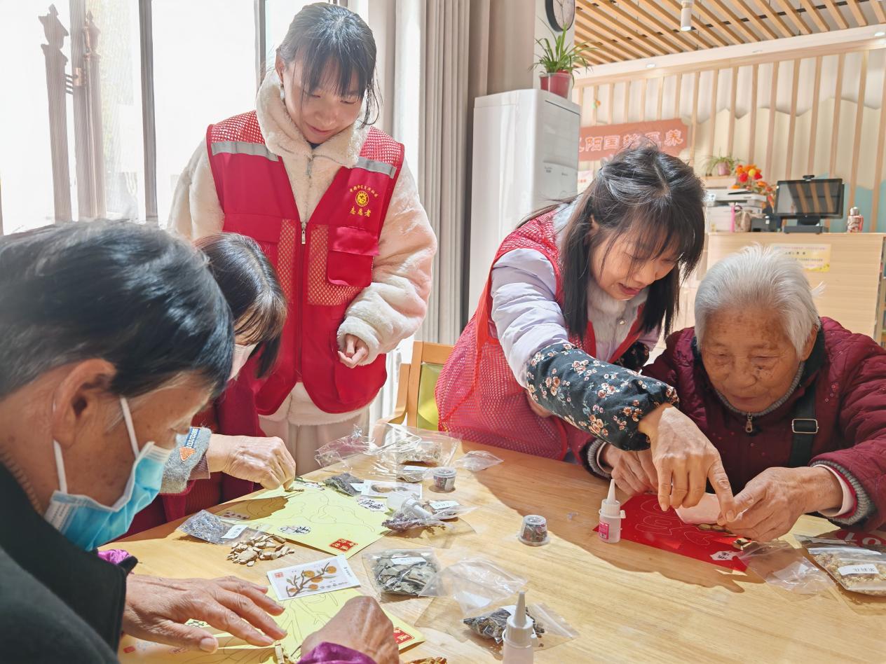 f806b7e4fc2cdece170ec6e15ce42e56