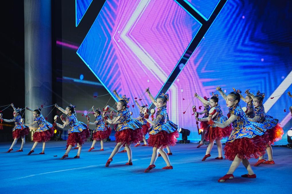 国家级非物质文化遗产项目《凤阳花鼓》表演_看图王