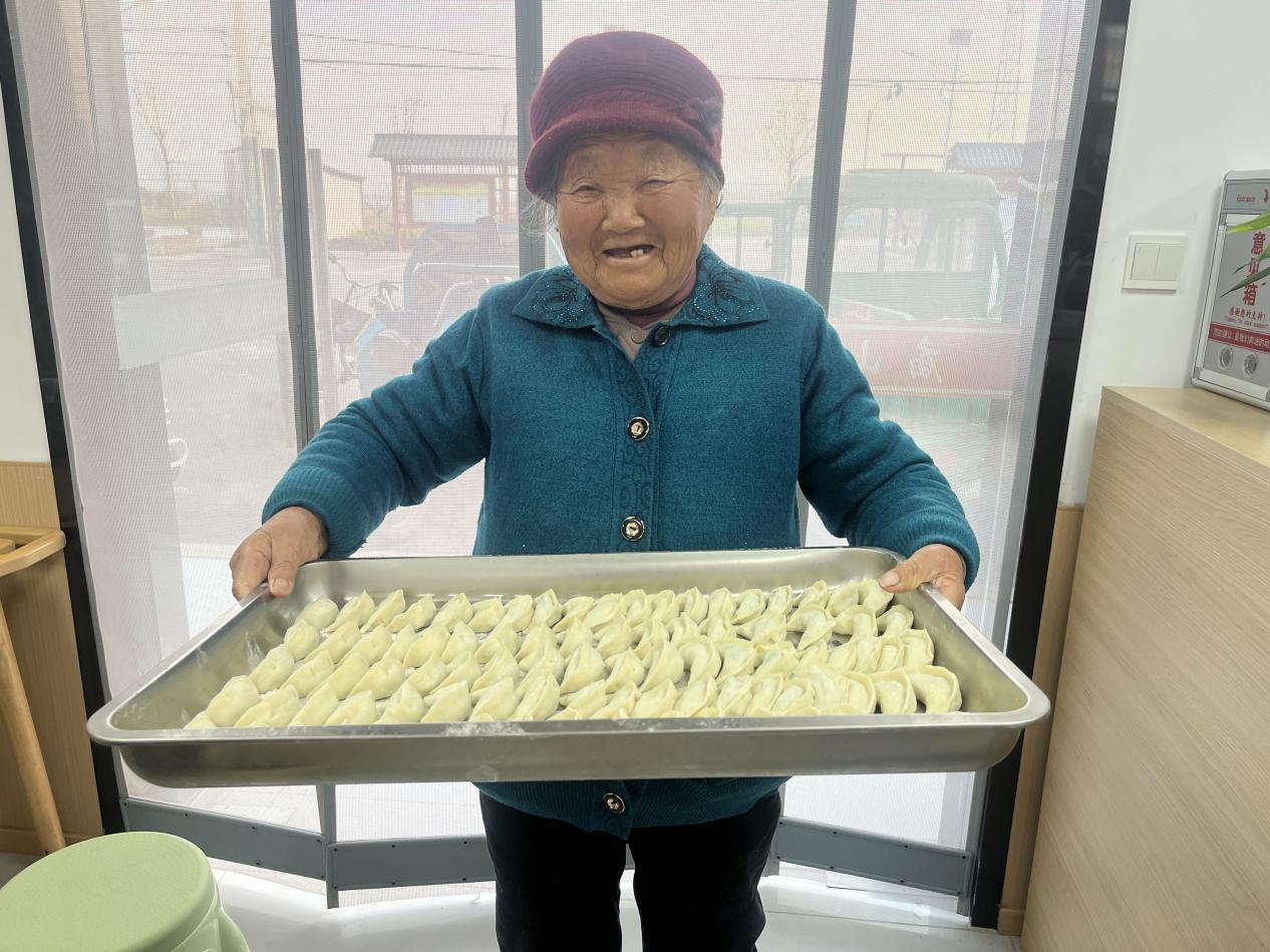 b95b2407a8ab4bbd1e1a2556edb88e34