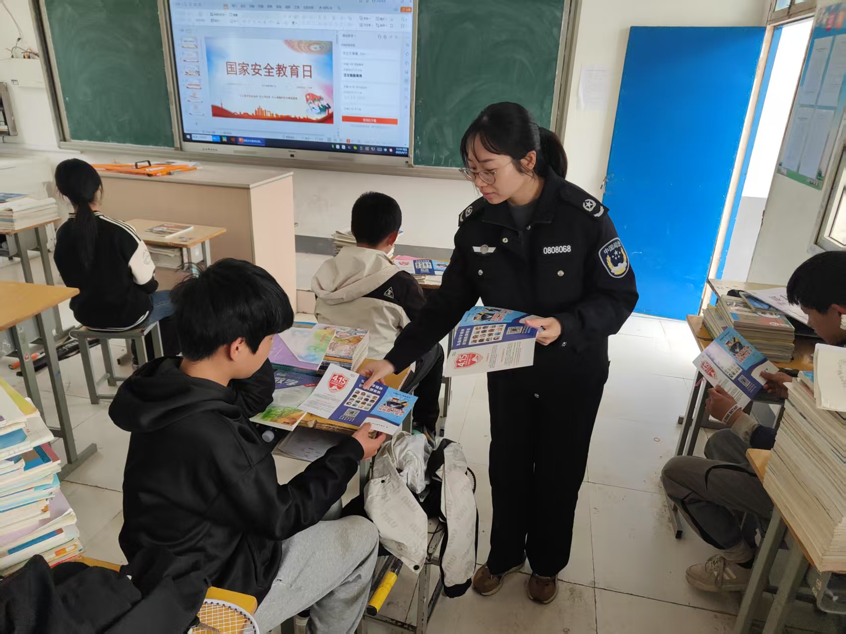 红心镇开展国家安全教育主题宣传活动 (2).jpg