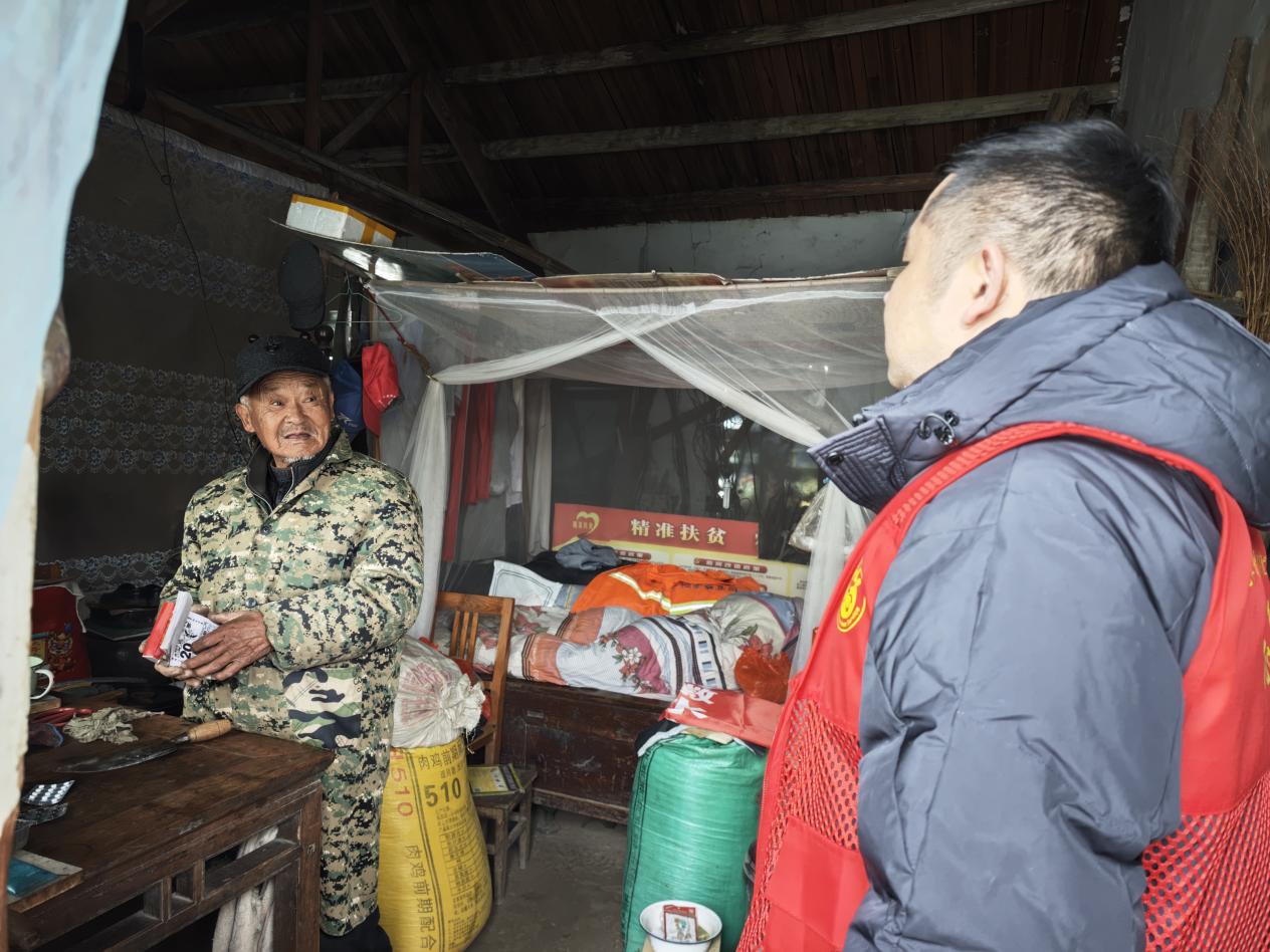 7c925b49b94e0ce8c0b342c9540f9ed3