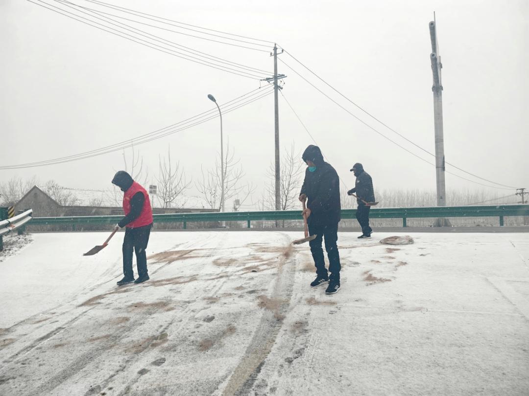 D:\Users\Administrator\Documents\WeChat Files\wxid_064omv4m4cat22\FileStorage\Temp\35ca9c5070a672f52ba566688259b49.jpg