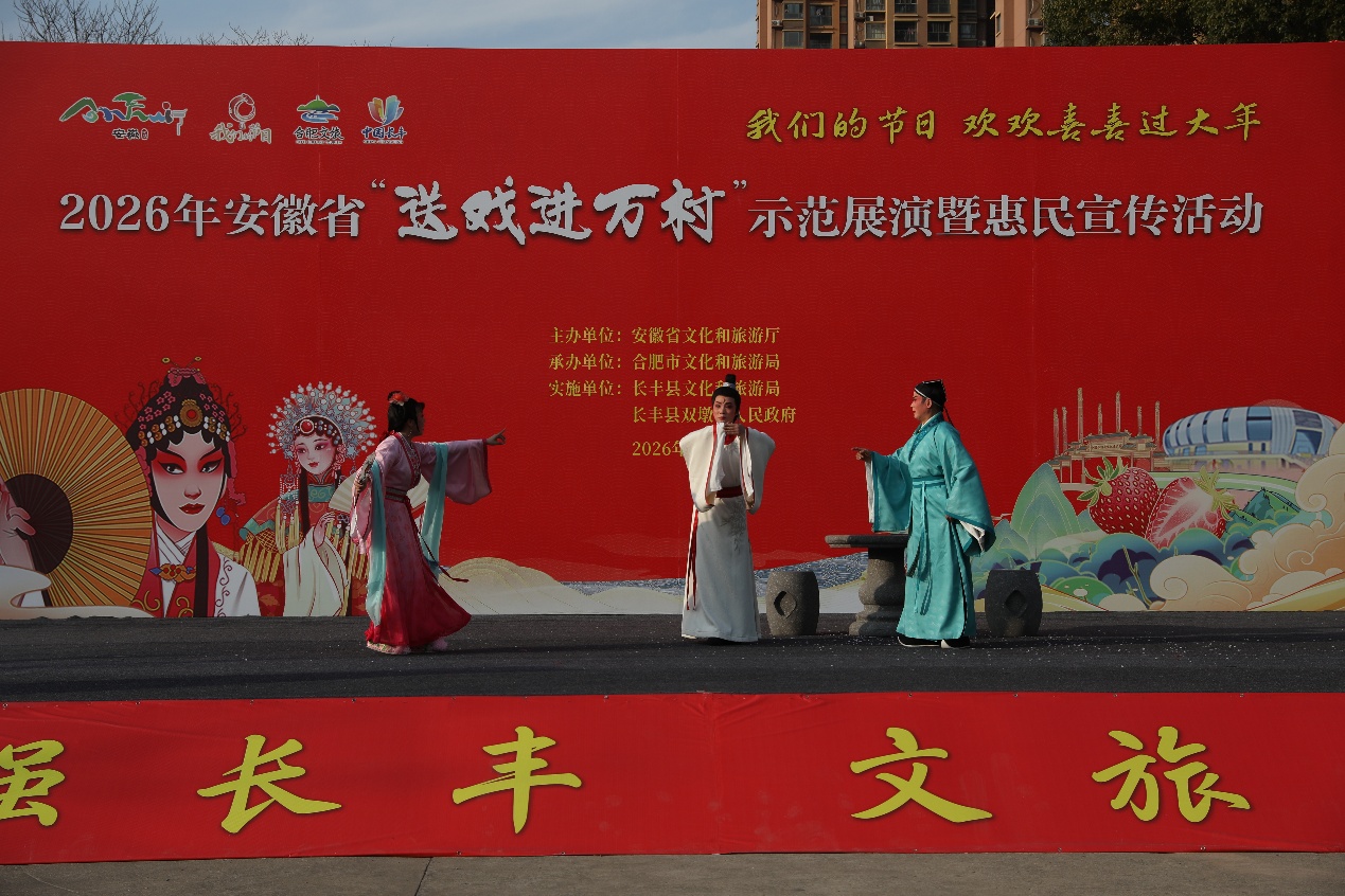 人站在涂鸦墙前

AI 生成的内容可能不正确。