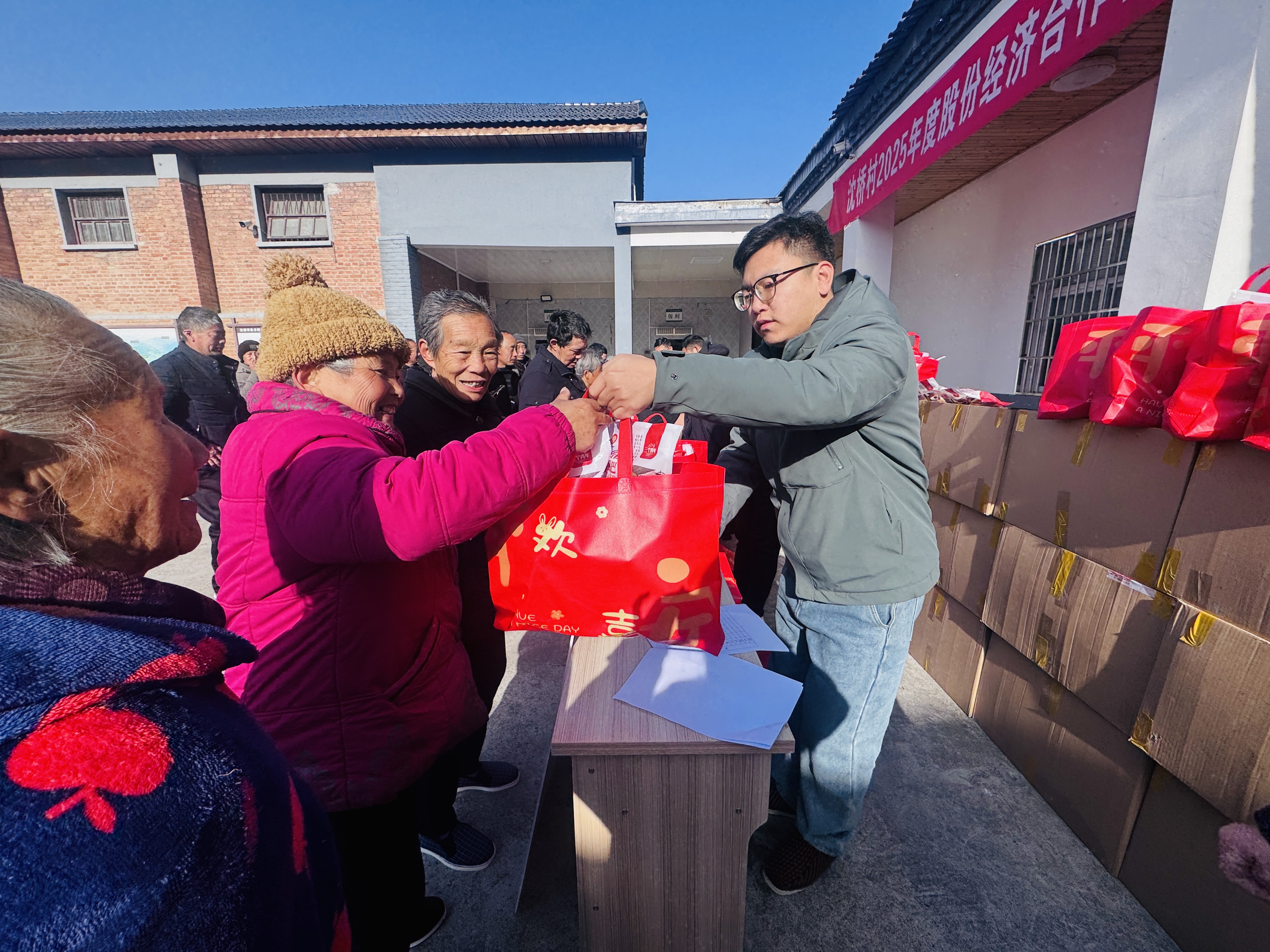 6f8c6bd78093a0a7973487c7f14152eb