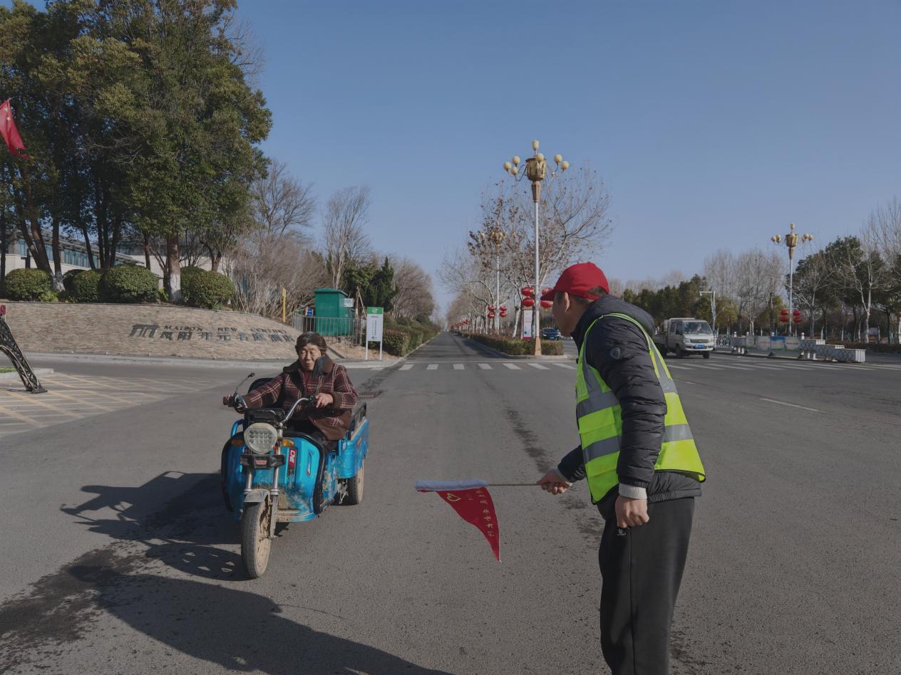 2.25-“佩戴安全帽，平安伴我行”交通安全劝导活动