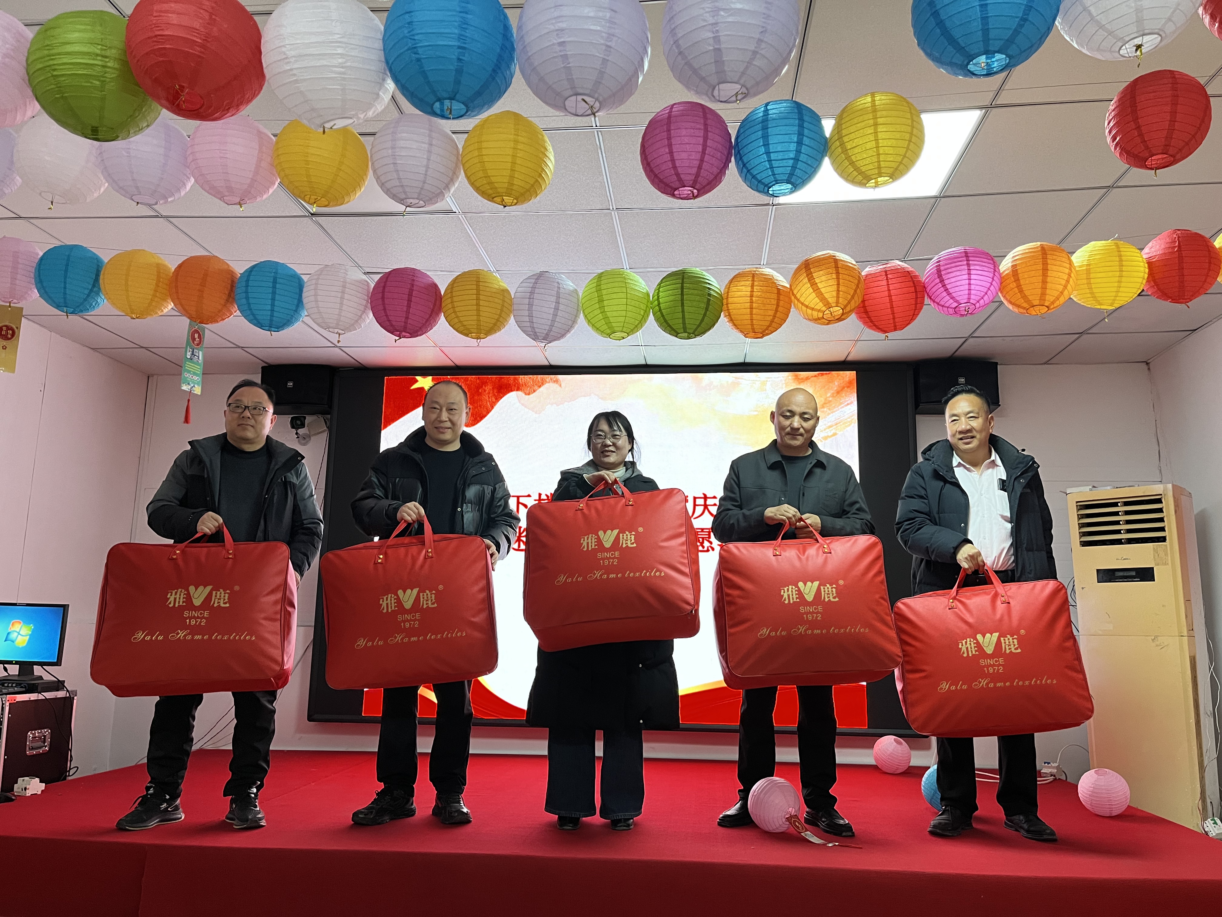 19911af8364de6afff3908b1d3ce28f1