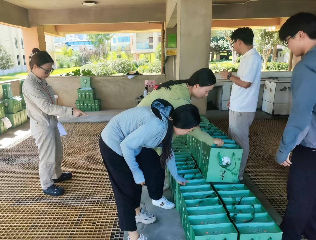 11624f5f8b1e8341c79f9844e5f2128a