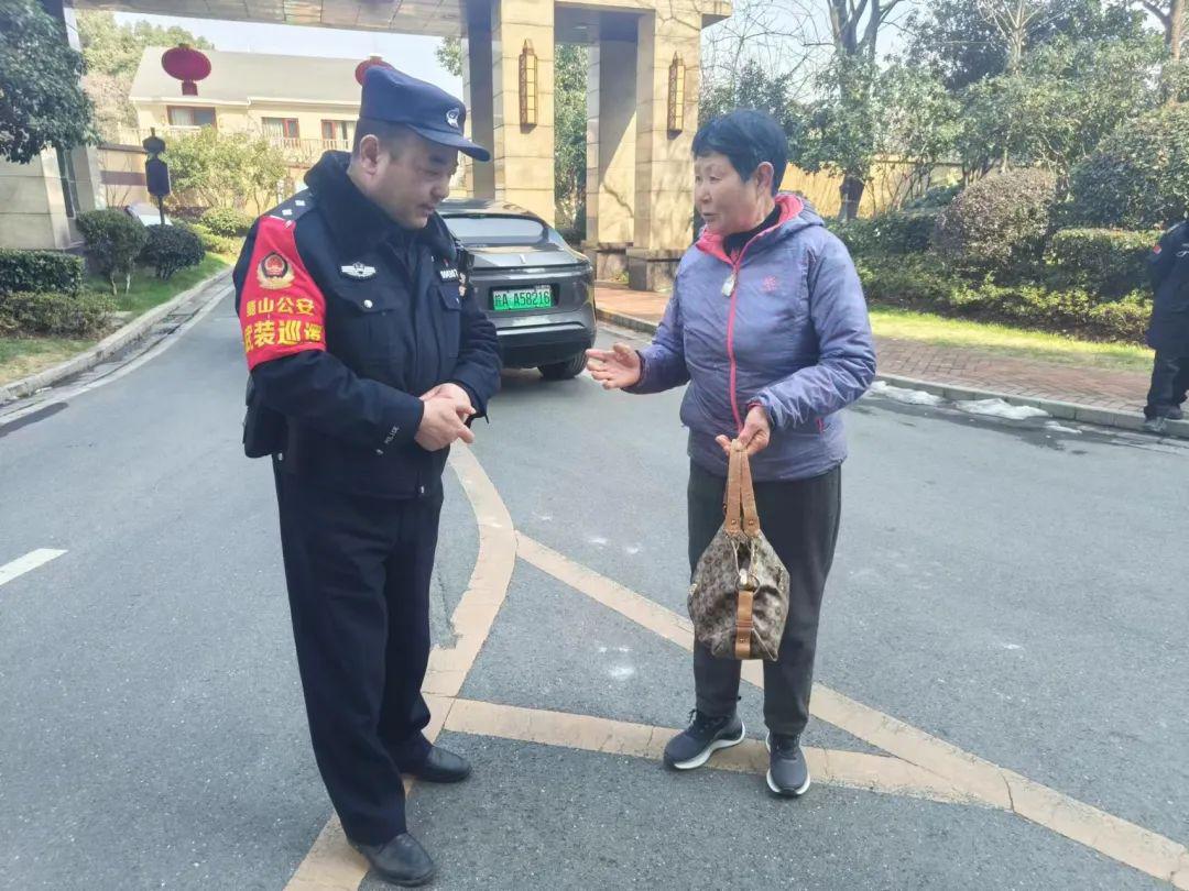https://mmbiz.qpic.cn/sz_mmbiz_jpg/3sT65Mr6ANRJia0Q7IC5mzGg4viaFicIAoCGW5NMmBfccriatbkNMbgiccLSHYPeJ4ATO0JST0drCeQMdGUsiakX6rZA/640?wx_fmt=jpeg