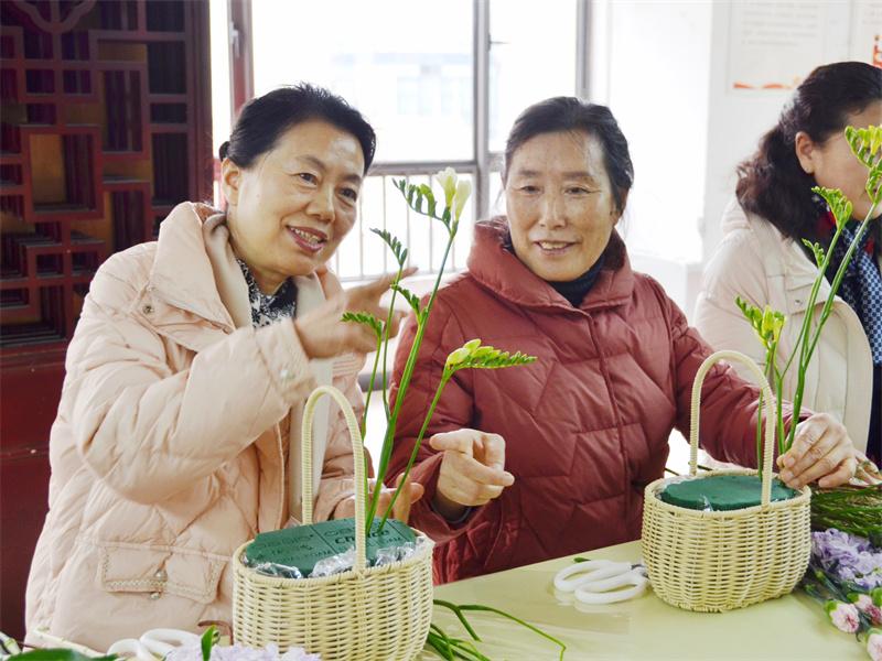 庐州插花——“插花照影钗裙美”妇女节活动 (1)