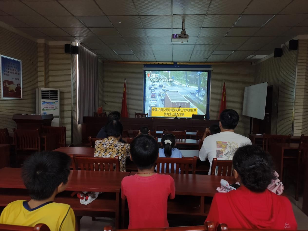 1fcae1dac154fd30e6a599865b1d8e8