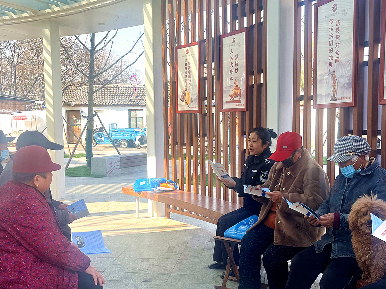 “小公园 微普法”三堤口司法所法治宣传走进法治口袋公园 (2)_副本