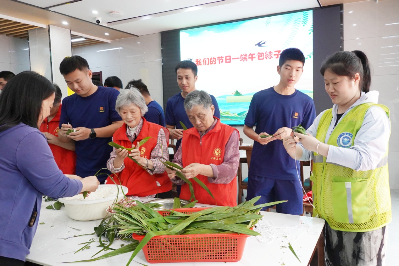 投稿：粽情端午 平安相伴（胡智慧摄） (10).JPG