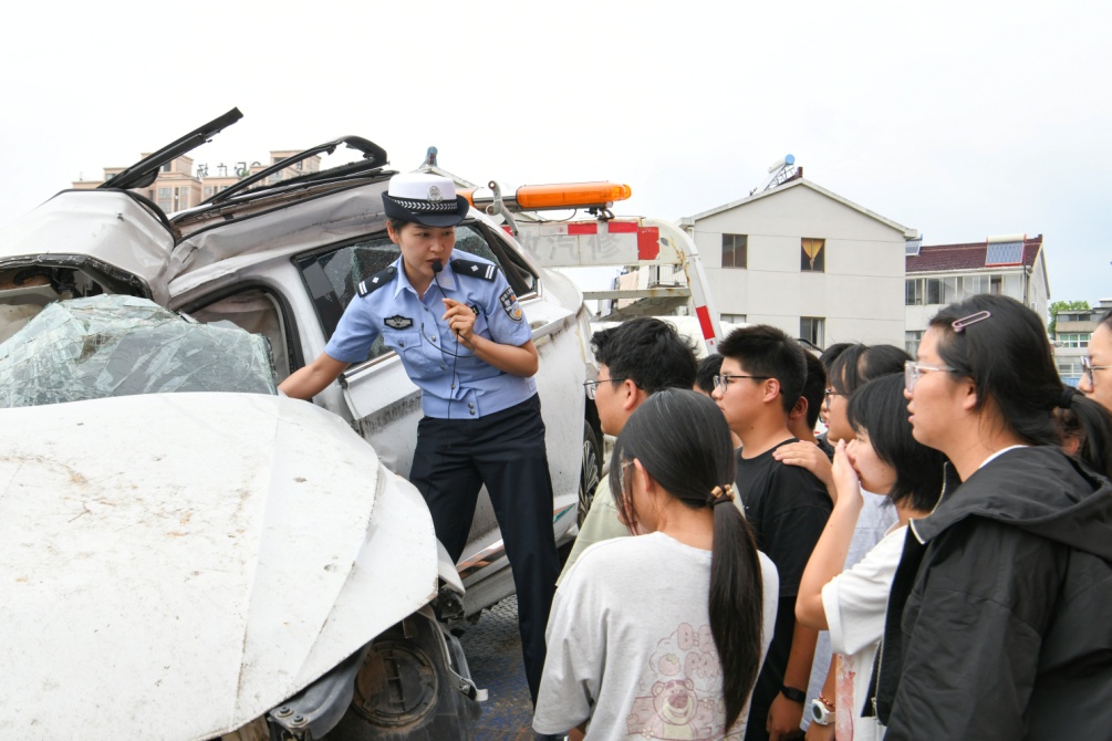 D:\WeChat Files\q41988363\FileStorage\Temp\2de624e88e83ace1d36ab8191a05f46.jpg