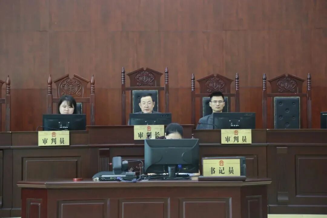 厨房里摆放整齐的家具

AI 生成的内容可能不正确。