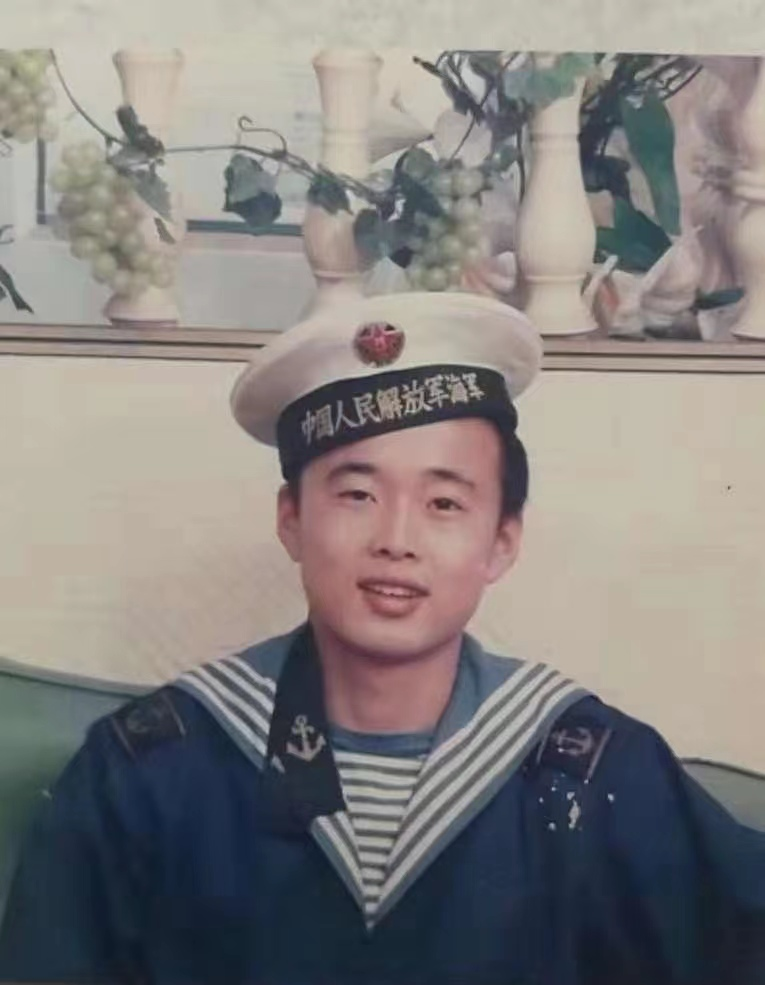 以刀为笔 以木传情 ——记安徽省广德市皖南朝晖竹木雕刻博物馆馆长、高级工艺美术师、高级技师 靳朝晖