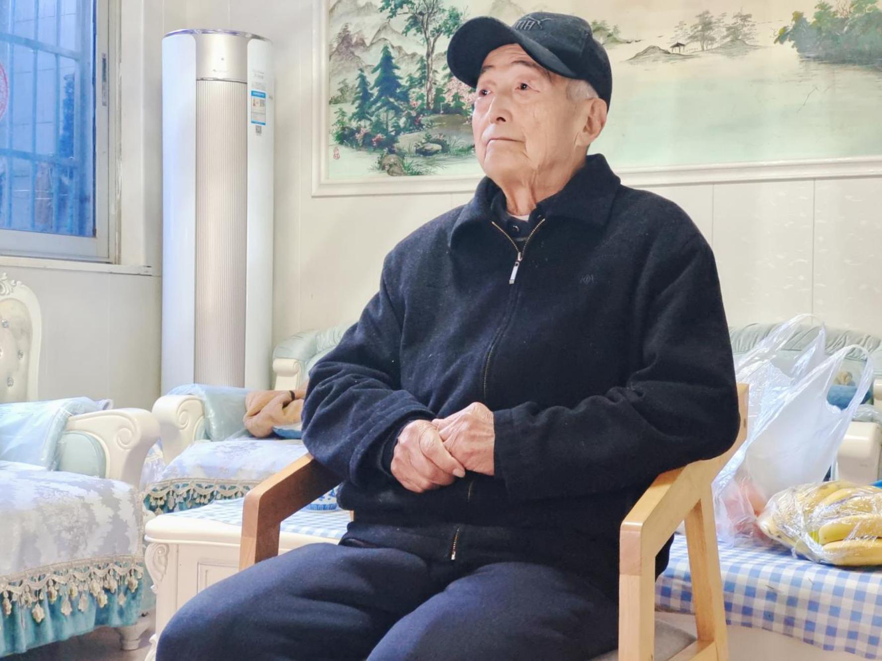 3月1日观看勋章看到刘竹林烈士这一段，齐家义双眼含满泪水