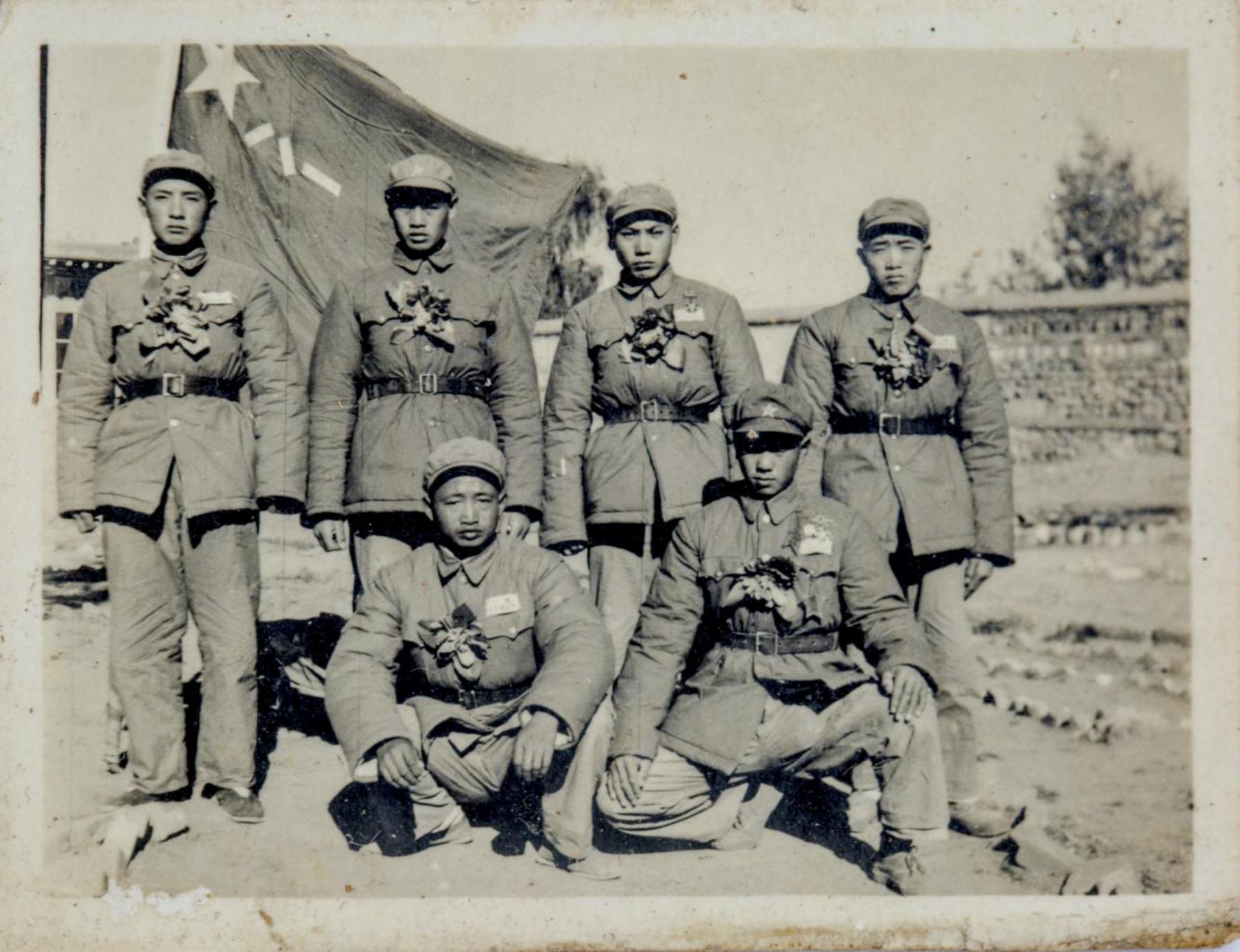 1951年荣立集体三等功合影（第二排左一是王茂开）