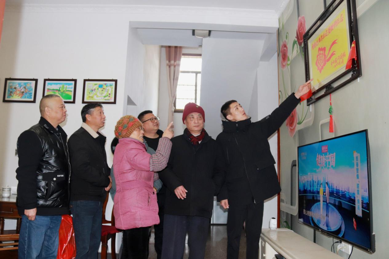 C:\Users\Administrator\Desktop\新建文件夹 (7)\IMG_9382.JPG